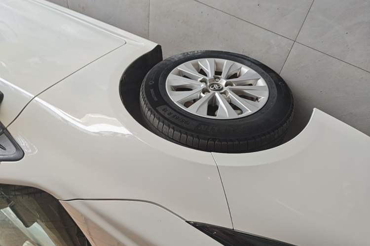 Used Toyota Corolla 2019 1.2T S-CVT GL Pioneer Edition Left Front Wheel Hub