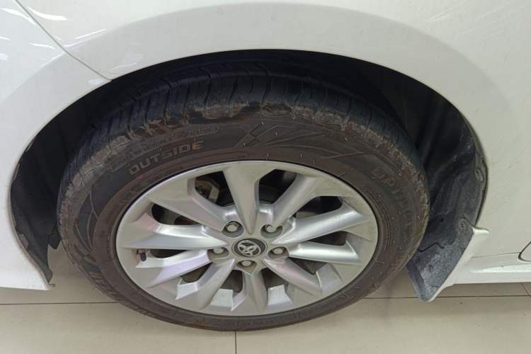 Used Toyota Corolla 2019 Dual-Engine 1.8L E-CVT GL-i Elite Edition Left Front Wheel Hub