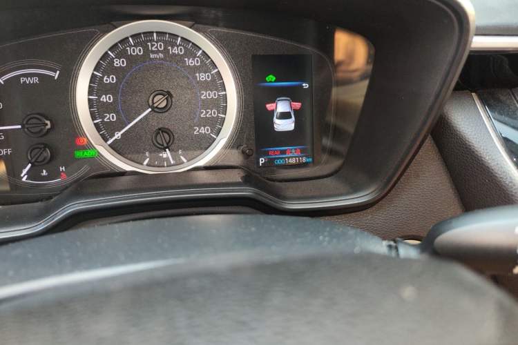 Used Toyota Corolla 2019 Dual-Engine 1.8L E-CVT GL-i Elite Edition Odometer Close Up