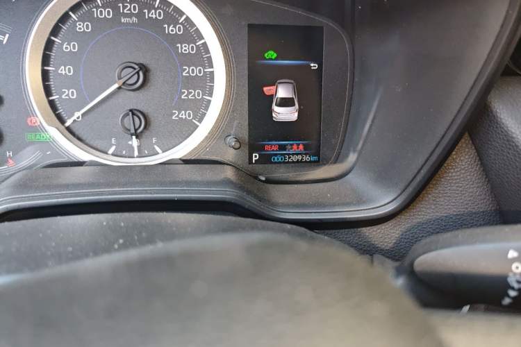 Used Toyota Corolla 2019 Dual-Engine 1.8L E-CVT GL-i Elite Edition Odometer Close Up
