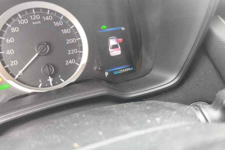 Used Toyota Corolla 2019 Dual-Engine 1.8L E-CVT GL-i Elite Edition Odometer Close Up