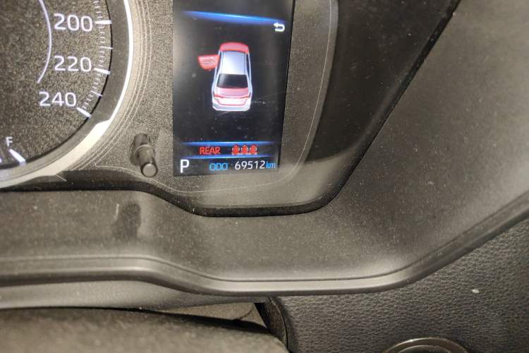Used Toyota Corolla 2019 1.2T S-CVT GL-i Elite Edition Odometer Close Up