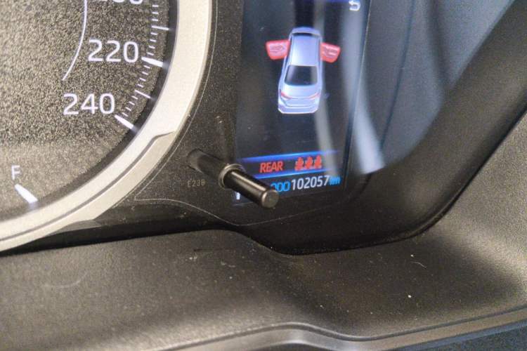 Used Toyota Corolla 2019 1.2T S-CVT GL-i Luxury Edition Odometer Close Up
