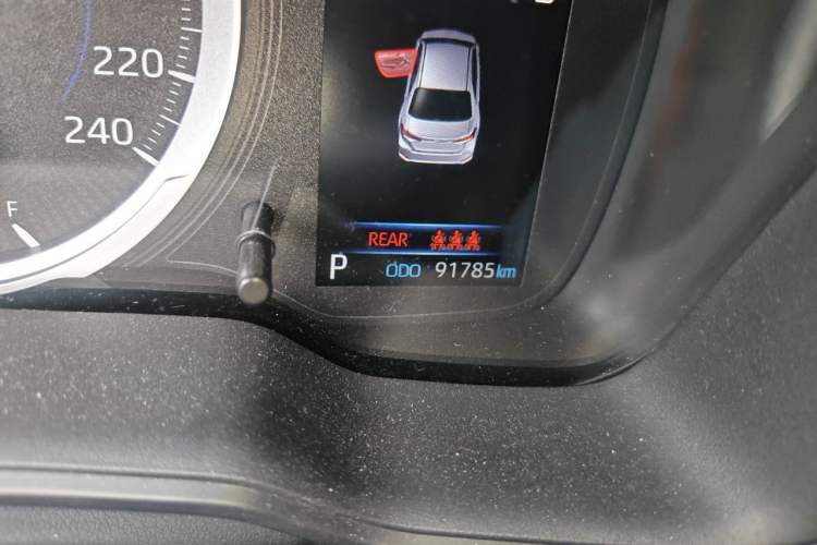 Used Toyota Corolla 2019 Dual-Engine 1.8L E-CVT GL-i Elite Edition Odometer Close Up