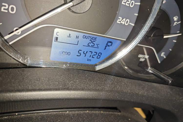 Used Toyota Corolla 2019 1.2T S-CVT GL Pioneer Edition Odometer Close Up