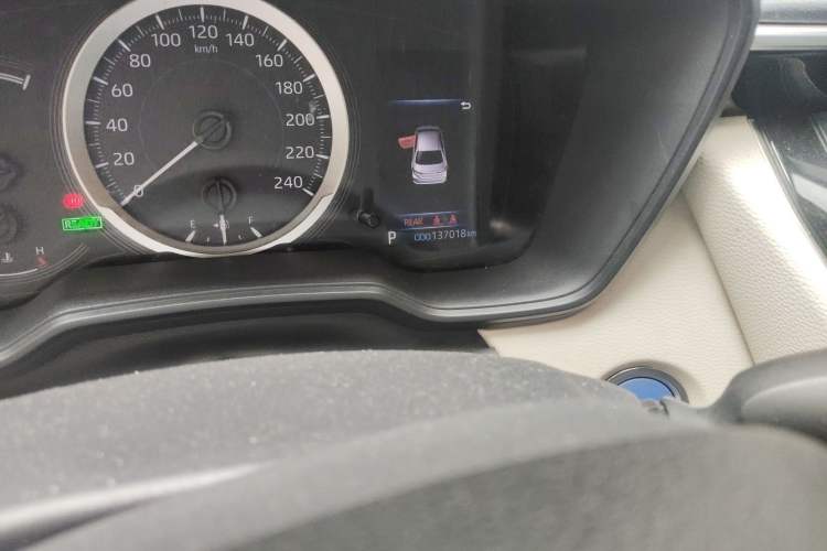 Used Toyota Corolla 2019 Dual-Engine 1.8L E-CVT GL-i Elite Edition Odometer Close Up