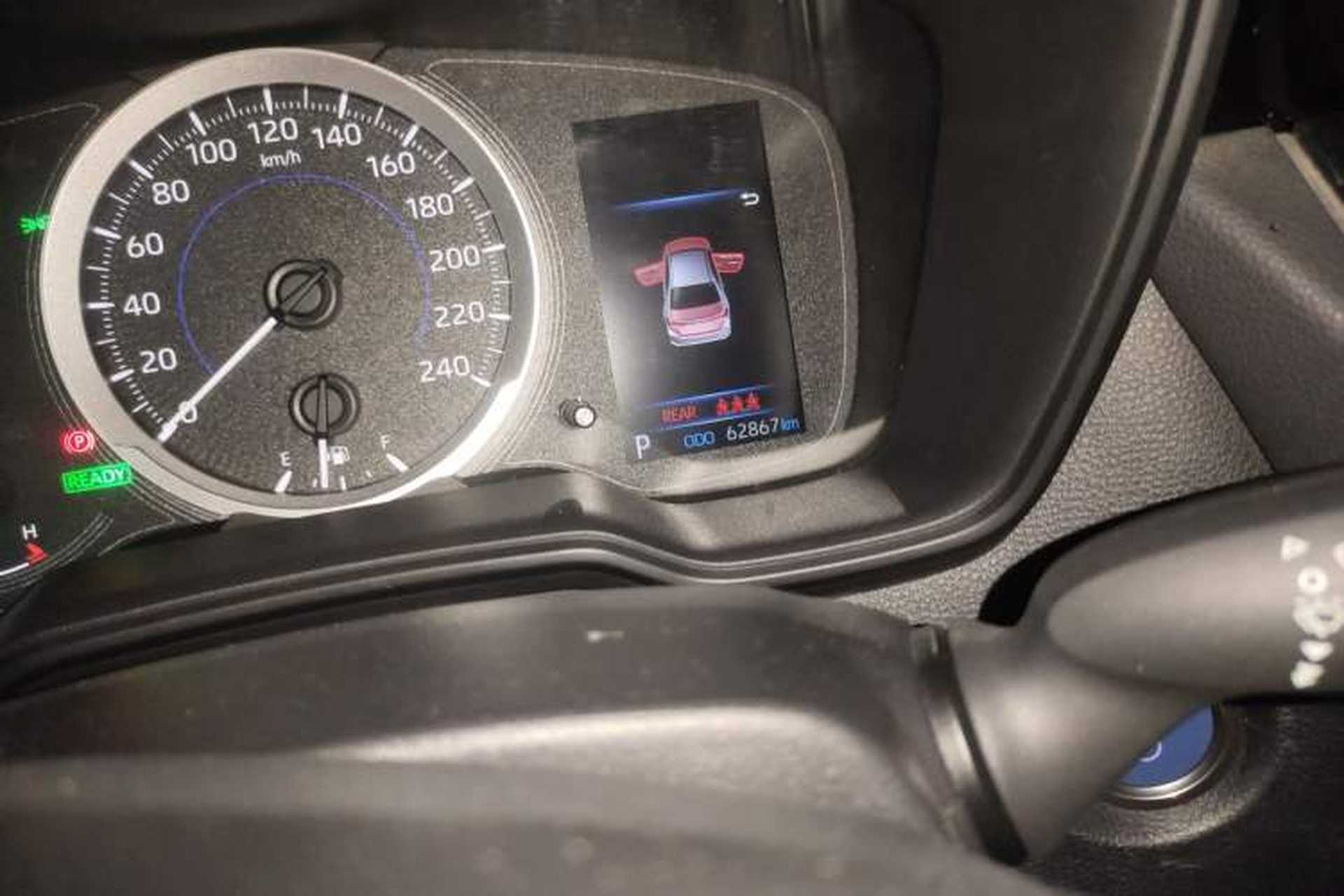 Used Toyota Corolla 2019 Dual-Engine 1.8L E-CVT GL-i Elite Edition Odometer Close Up