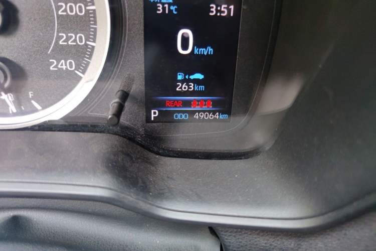 Used Toyota Corolla 2019 1.2T S-CVT GL Pioneer Edition Odometer Close Up