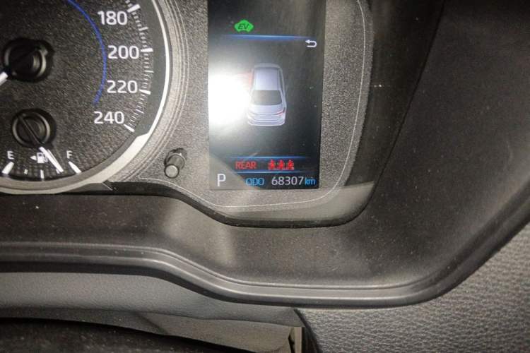 Used Toyota Corolla 2019 Dual-Engine 1.8L E-CVT GL-i Elite Edition Odometer Close Up