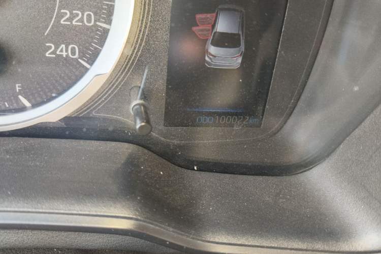 Used Toyota Corolla 2019 1.2T S-CVT GL Pioneer Edition Odometer Close Up