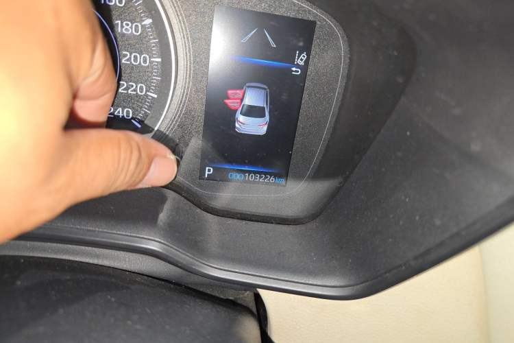 Used Toyota Corolla 2019 1.2T S-CVT GL-i Elite Edition Odometer Close Up
