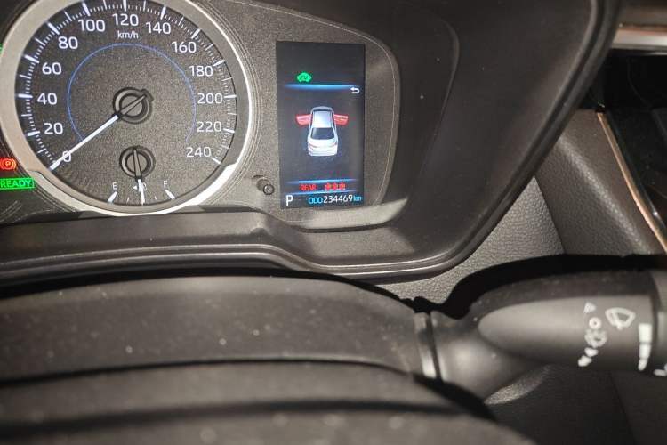 Used Toyota Corolla 2019 Dual-Engine 1.8L E-CVT GL-i Elite Edition Odometer Close Up