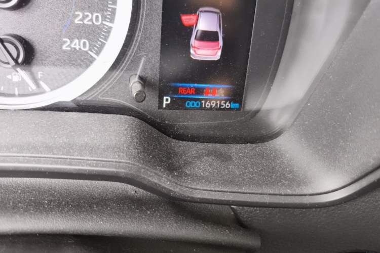 Used Toyota Corolla 2019 Dual-Engine 1.8L E-CVT GL-i Pioneer Edition Odometer Close Up