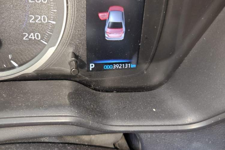Used Toyota Corolla 2019 Dual-Engine 1.8L E-CVT GL-i Elite Edition Odometer Close Up