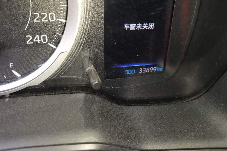 Used Toyota Corolla 2019 1.2T S-CVT GL Pioneer Edition Odometer Close Up