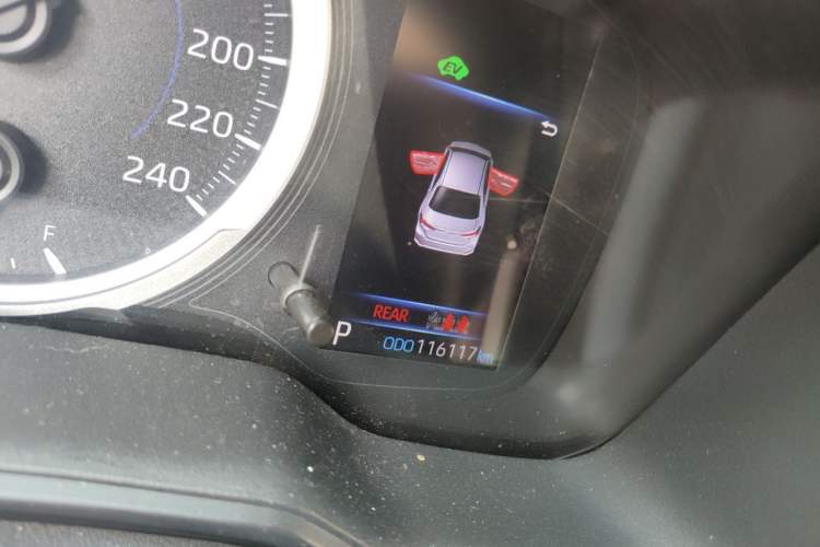 Used Toyota Corolla 2019 Dual-Engine 1.8L E-CVT GL-i Elite Edition Odometer Close Up