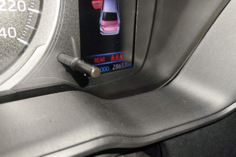 Used Toyota Corolla 2019 1.2T S-CVT GL Pioneer Edition Odometer Close Up