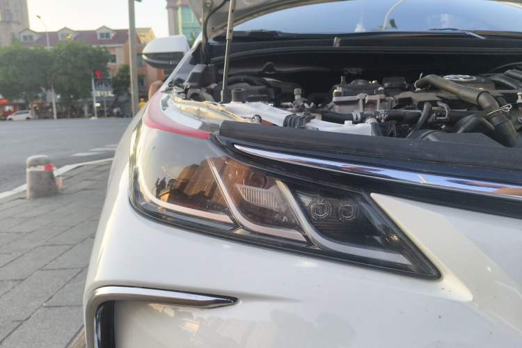 Used Toyota Corolla 2019 Dual-Engine 1.8L E-CVT GL-i Pioneer Edition Right Front Headlight