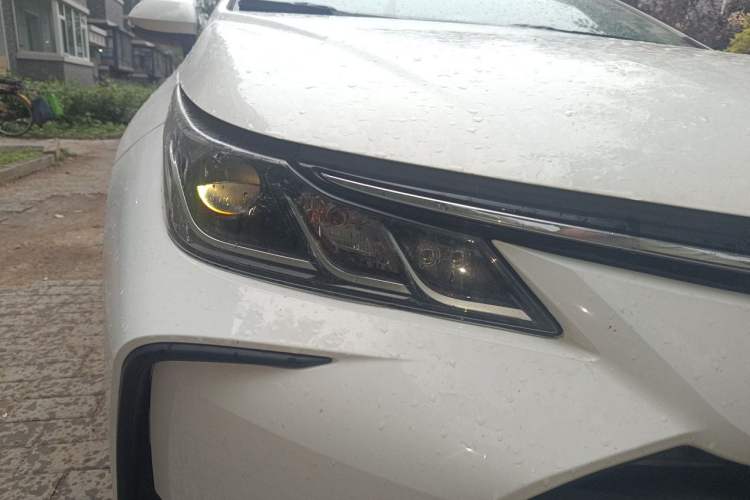 Used Toyota Corolla 2019 Dual-Engine 1.8L E-CVT GL-i Pioneer Edition Right Front Headlight