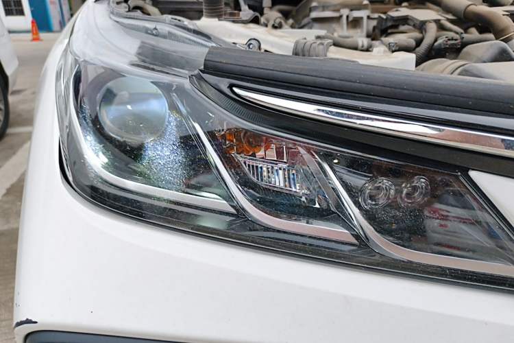 Used Toyota Corolla 2019 Dual-Engine 1.8L E-CVT GL-i Elite Edition Right Front Headlight