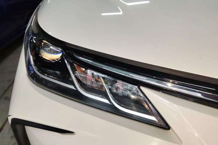 Used Toyota Corolla 2019 Dual-Engine 1.8L E-CVT GL-i Elite Edition Right Front Headlight
