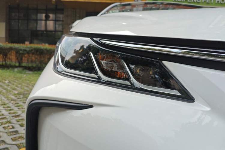 Used Toyota Corolla 2019 1.2T S-CVT GL-i Luxury Edition Right Front Headlight