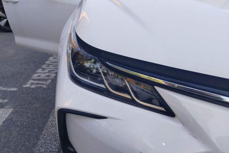 Used Toyota Corolla 2019 Dual-Engine 1.8L E-CVT GL-i Elite Edition Right Front Headlight