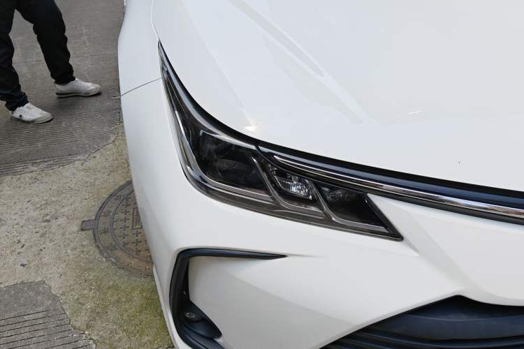 Used Toyota Corolla 2019 1.2T S-CVT GL Pioneer Edition Right Front Headlight