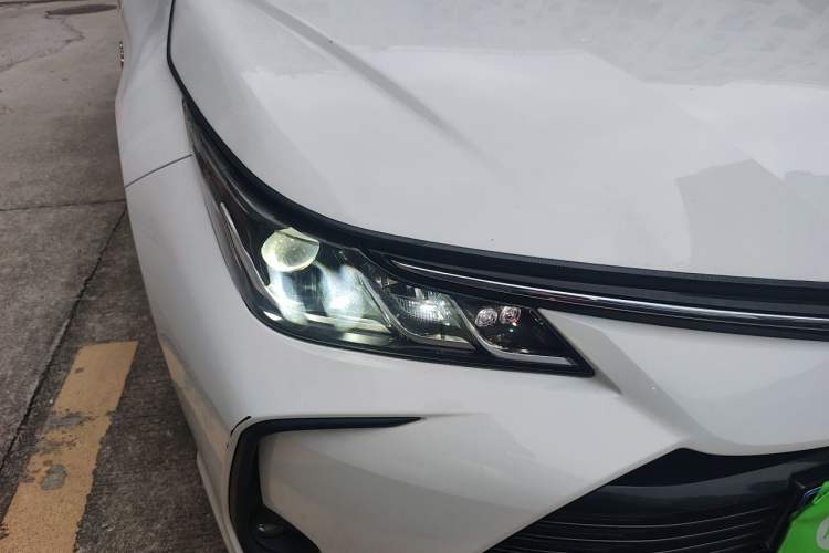 Used Toyota Corolla 2019 Dual-Engine 1.8L E-CVT GL-i Elite Edition Right Front Headlight