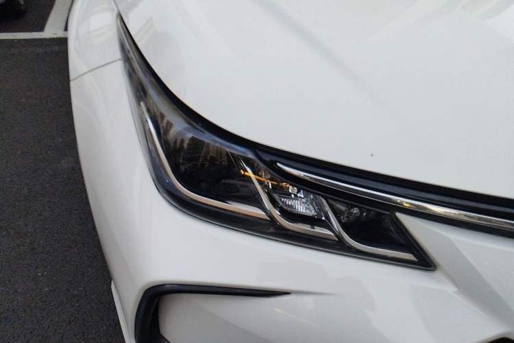 Used Toyota Corolla 2019 Dual-Engine 1.8L E-CVT GL-i Pioneer Edition Right Front Headlight