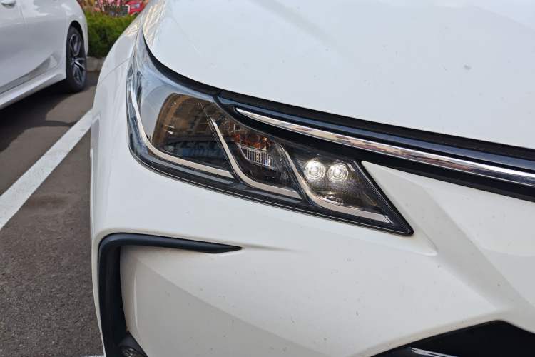 Used Toyota Corolla 2019 Dual-Engine 1.8L E-CVT GL-i Pioneer Edition Right Front Headlight
