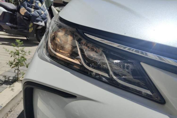 Used Toyota Corolla 2019 Dual-Engine 1.8L E-CVT GL-i Elite Edition Right Front Headlight