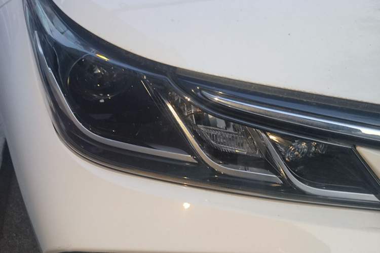 Used Toyota Corolla 2019 1.2T S-CVT GL-i Luxury Edition Right Front Headlight