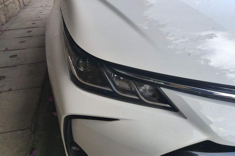 Used Toyota Corolla 2019 Dual-Engine 1.8L E-CVT GL-i Elite Edition Right Front Headlight