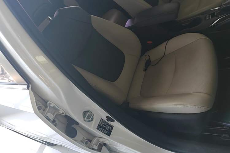 Used Toyota Corolla 2019 1.2T S-CVT GLX-i Flagship Edition Right Front Seat