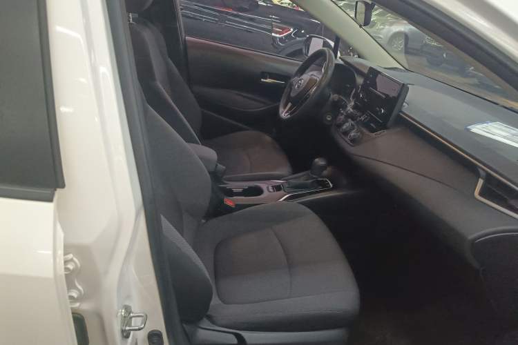 Used Toyota Corolla 2019 1.2T S-CVT GL Pioneer Edition Right Front Seat