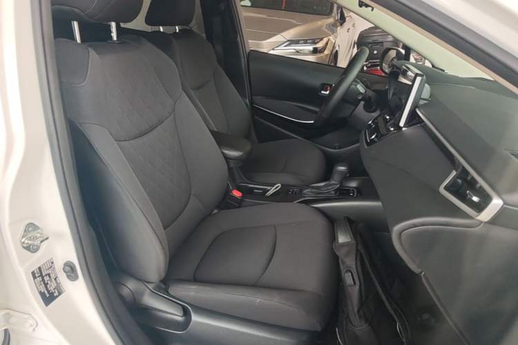 Used Toyota Corolla 2019 Dual-Engine 1.8L E-CVT GL-i Elite Edition Right Front Seat