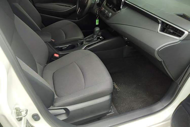 Used Toyota Corolla 2019 1.2T S-CVT GL Pioneer Edition Right Front Seat