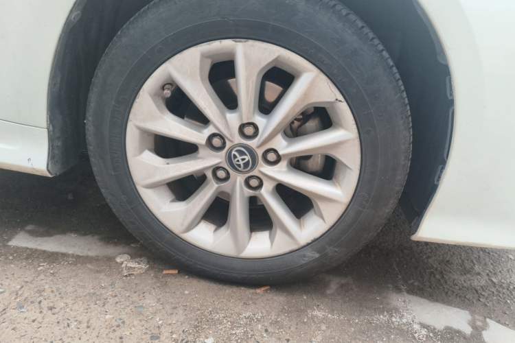 Used Toyota Corolla 2019 Dual-Engine 1.8L E-CVT GL-i Elite Edition Right Front Wheel Hub