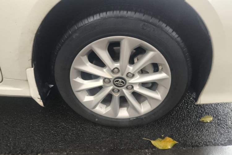 Used Toyota Corolla 2019 Dual-Engine 1.8L E-CVT GL-i Elite Edition Right Front Wheel Hub