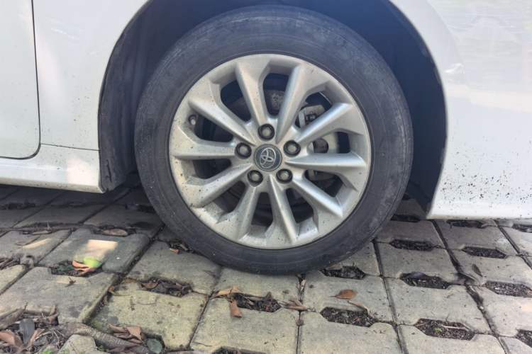 Used Toyota Corolla 2019 Dual-Engine 1.8L E-CVT GL-i Elite Edition Right Front Wheel Hub