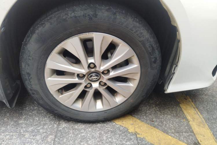 Used Toyota Corolla 2019 1.2T S-CVT GL Pioneer Edition Right Front Wheel Hub