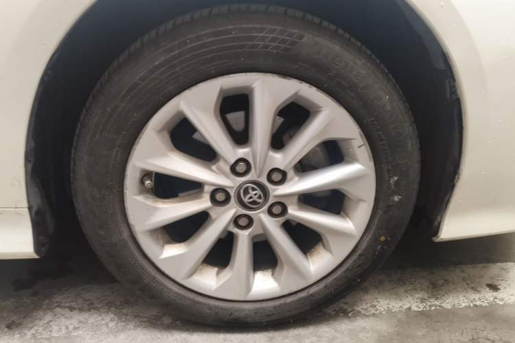 Used Toyota Corolla 2019 Dual-Engine 1.8L E-CVT GL-i Elite Edition Right Front Wheel Hub