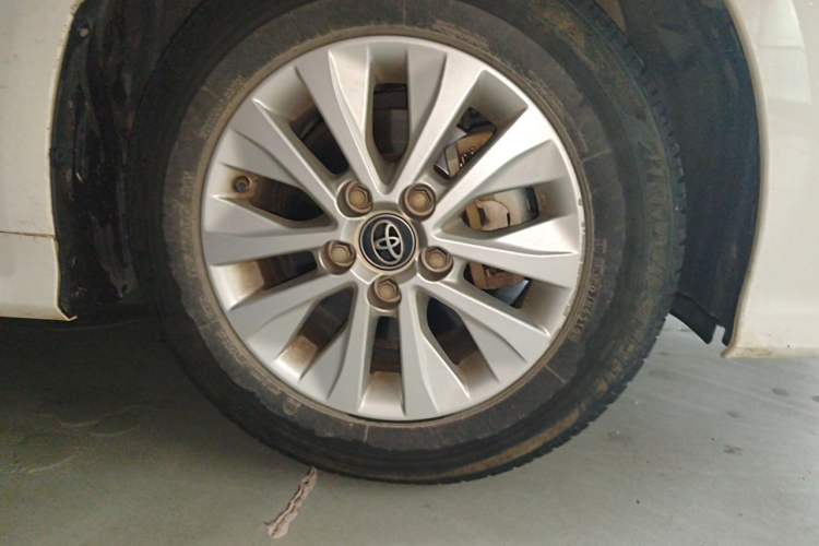 Used Toyota Corolla 2019 1.2T S-CVT GL Pioneer Edition Right Front Wheel Hub
