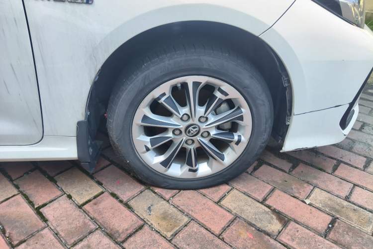 Used Toyota Corolla 2019 Dual-Engine 1.8L E-CVT GL-i Elite Edition Right Front Wheel Hub