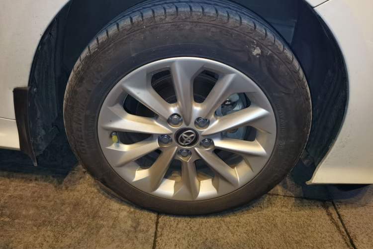 Used Toyota Corolla 2019 Dual-Engine 1.8L E-CVT GL-i Elite Edition Right Front Wheel Hub