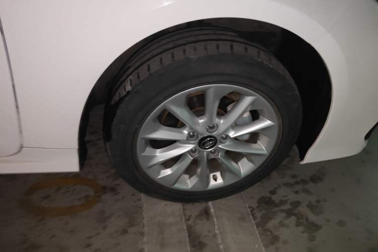 Used Toyota Corolla 2019 Dual-Engine 1.8L E-CVT GL-i Elite Edition Right Front Wheel Hub
