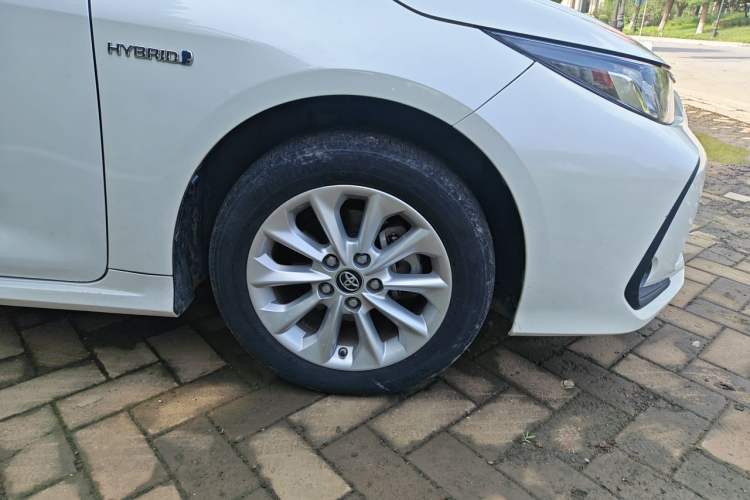 Used Toyota Corolla 2019 Dual-Engine 1.8L E-CVT GL-i Elite Edition Right Front Wheel Hub