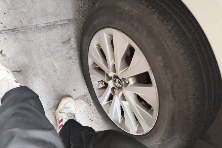 Used Toyota Corolla 2019 1.2T S-CVT GL Pioneer Edition Right Front Wheel Hub