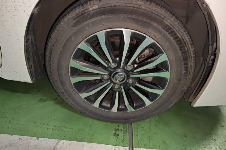 Used Toyota Corolla 2019 1.2T S-CVT GL Pioneer Edition Right Front Wheel Hub